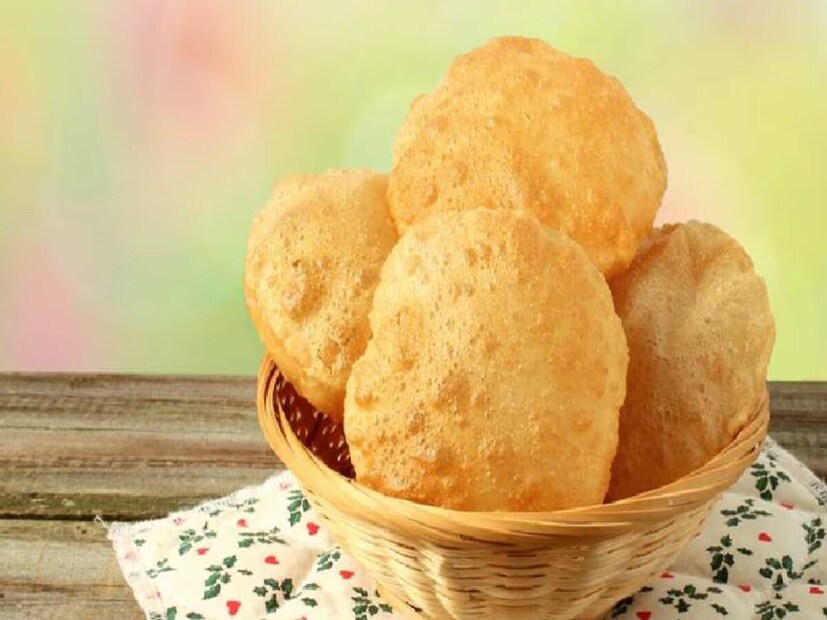 *তবে লুচি তেলে তৈরি হওয়ায় স্বাস্থ্যের দিক থেকে এটি অনেকের কাছেই চিন্তার বিষয়। কিছু মানুষ লুচি খেতে ভয় পান কারণ এতে ক্যালোরি বেশি। তেল খেলে কোলেস্টেরল এবং স্থূলত্বের মতো সমস্যা দেখা দিতে পারে।