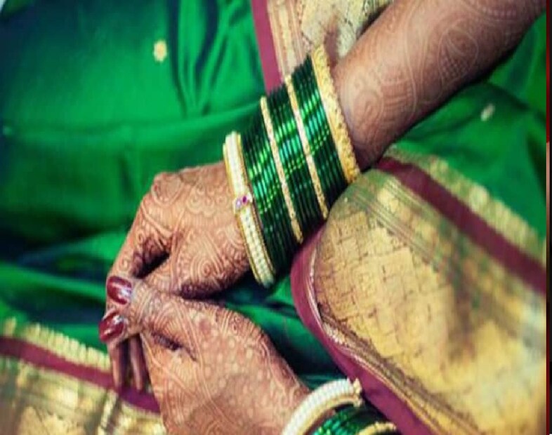 স্বামীর সৌভাগ্য ও দীর্ঘায়ু কামনা। বিশ্বাস করা হয়, স্বামীর জন্য সবুজ চুড়ি পরলে নারীর জীবনে সৌভাগ্য আসে। বিশ্বাস করা হয়, সবুজ চুড়ি স্বামীর দীর্ঘায়ু, সুস্বাস্থ্য এবং সুখী দাম্পত্য জীবনের কামনার সঙ্গে জড়িত।
