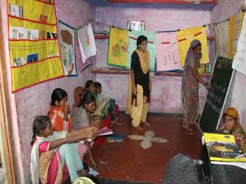 এর মধ্যে রয়েছে ড্রোন পরিচালনা, মোবাইল মেরামত এবং সোলার প্যানেল প্রতিস্থাপন কৌশল। এর সঙ্গে তাদের দৈনন্দিন জীবন ও পেশাগত জগতে কার্যকর প্রয়োজনীয় জ্ঞানও দেওয়া হবে।