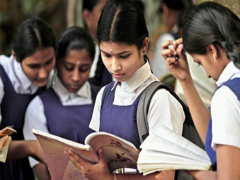 প্রধানমন্ত্রী বিদ্যালক্ষ্মী প্রকল্পের যোগ্যতা কী? মানসম্মত উচ্চশিক্ষা প্রতিষ্ঠানে (QHEIs) ভর্তি নিশ্চিত করা সকল শিক্ষার্থী টিউশন ফি এবং কোর্স-সম্পর্কিত খরচ মেটাতে শিক্ষা ঋণ পাওয়ার যোগ্য। পরিবারের আয়ের গ্রুপ নির্বিশেষে শিক্ষার্থীরা যোগ্য।