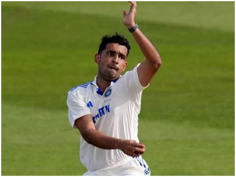 একাদশে নতুন মুখ: আকাশ দীপ যদি ফিট না হন, তাহলে অংশুল কাম্বোজের টেস্ট অভিষেক করতে পারেন। এছাড়া বিকল্প হিসেবে প্রসিদ্ধ কৃষ্ণও আছেন। তবে গতির কারণে এগিয়ে অংশুল কাম্বোজ।
