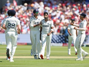 Jasprit Bumrah: দ্বিতীয় দিনে জ্বলে উঠলেন বুমরাহ, আগুনে স্পেলে ধসিয়ে দিলেন ইংল্যান্ডের ব্যাটিং Jasprit Bumrah: দ্বিতীয় দিনে জ্বলে উঠলেন বুমরাহ, আগুনে স্পেলে ধসিয়ে দিলেন ইংল্যান্ডের ব্যাটিং
