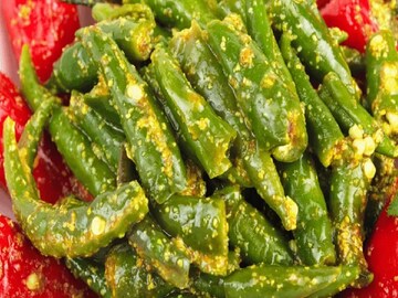 কাঁচালঙ্কার সুস্বাদু আচার দিয়েই এক থালা ভাত সাফ, রইল জিভে জল আনা রেসিপি