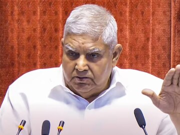 বলেছিলেন ২০২৭ পর্যন্ত পদে থাকবেন, হঠাৎ ইস্তফা! কারণ কি উপরাষ্ট্রপতির বৈঠকে নাড্ডার না থাকা