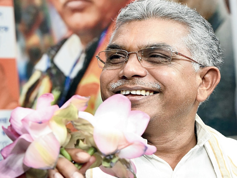২১ জুলাই, তৃণমূল কংগ্রেসের শহিদ দিবস। সেদিন কোথায় থাকবেন দিলীপ গোষ? রাজ্য বিজেপির সঙ্গে দূরত্ব তৈরি হওয়া প্রাক্তন রাজ্য সভাপতি কী করছেন এখন? রবিবার রাতেই পরিষ্কার হয়ে গেল সবটা। 