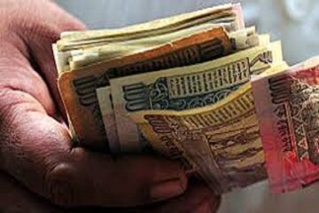 দেশের তিন সেরা ব্যাঙ্কের দুরন্ত FD! পাঁচ বছরেই লাখপতি! বিনিয়োগকারীরা লাভের মগডালে দেশের তিন সেরা ব্যাঙ্কের দুরন্ত FD! পাঁচ বছরেই লাখপতি! বিনিয়োগকারীরা লাভের মগডালে