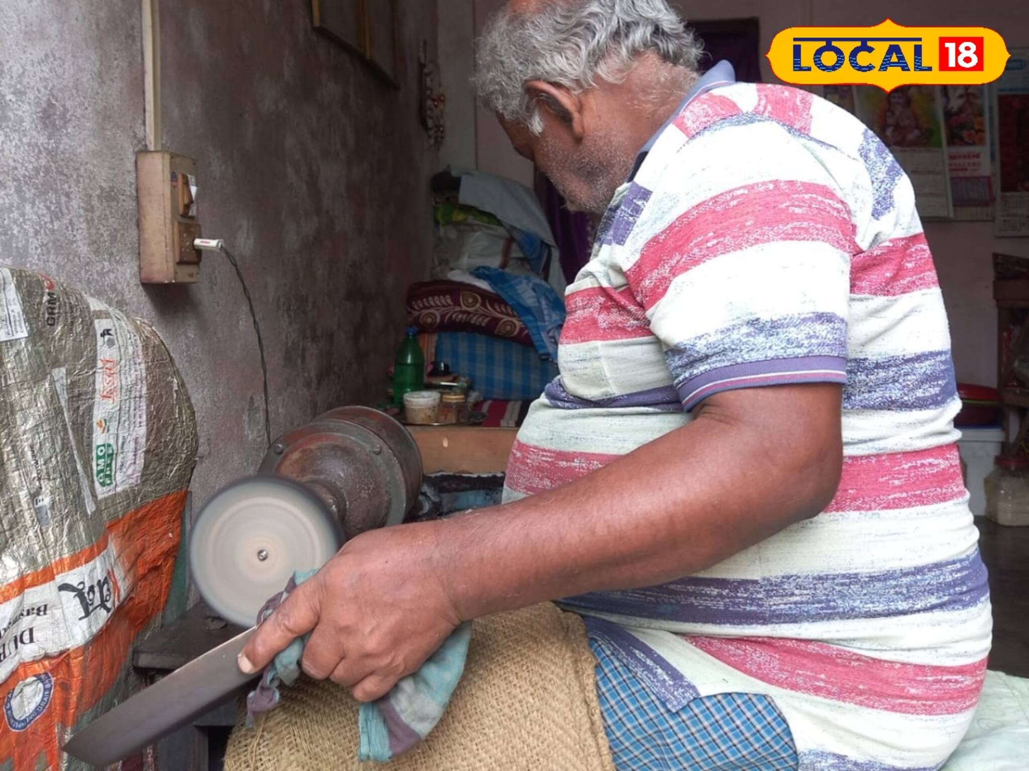 সোনার মতো ঝাঁ-চকচকে, রবির দোকানেই ঝকঝক করছে তিন প্রজন্মের কাঁসার ইতিহাস! জানলে অবাক হবেন