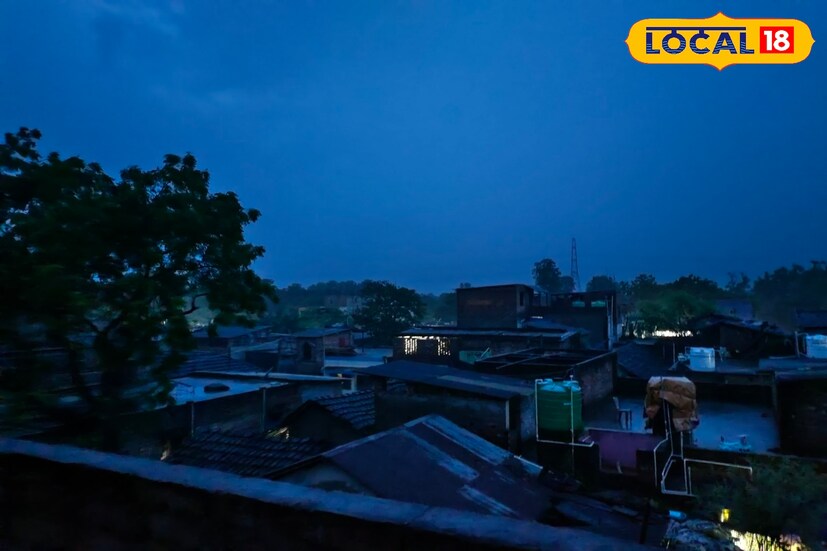 আবহাওয়া দফতরের তথ্য অনুযায়ী, সংযুক্ত ঘূর্ণিঝড় সঞ্চালন গড়ে সমুদ্রপৃষ্ঠের উপরে ৫.৮ কিলোমিটার পর্যন্ত প্রসারিত হয়েছে। আগামী ২ দিনের মধ্যে এটি উত্তর ওড়িশা, গাঙ্গেয় পশ্চিমবঙ্গ এবং ঝাড়খণ্ড পেরিয়ে ধীরে ধীরে পশ্চিম উত্তর-পশ্চিম দিকে অগ্রসর হওয়ার সম্ভাবনা রয়েছে।