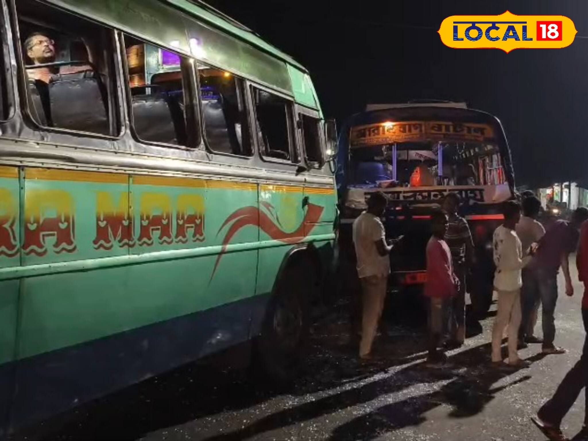 বিকট শব্দ...! দাঁড়িয়ে থাকা যাত্রীবাহী বাসে ধাক্কা অন্য বাসের, তারপর যা ঘটল হুগলিতে