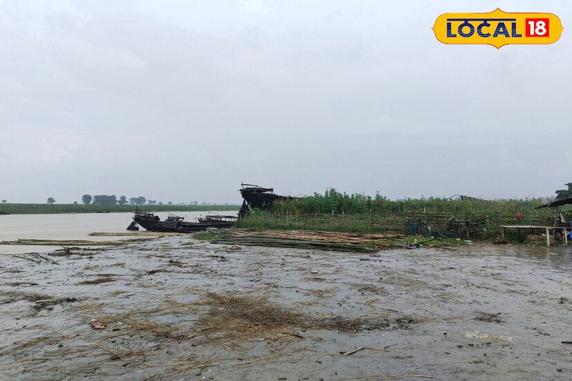 বুধবার গৌড়বঙ্গের জেলাগুলিতে হালকা সূর্যের আলো দেখা গেলেও আংশিকভাবে মেঘলা ছিল আকাশ। যার ফলে মাঝারি বৃষ্টি অথবা বজ্রঝড়ের সম্ভাবনা থাকছে মালদহ ও দুই দিনাজপুরে।