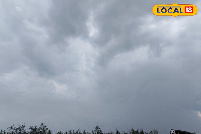 আবহাওয়া দফতরের পূর্বাভাস অনুযায়ী, বুধবার উত্তরবঙ্গের সমস্ত জেলার বেশিরভাগ জায়গায় হালকা থেকে মাঝারি বৃষ্টি ও বজ্রপাতের সম্ভাবনা রয়েছে।