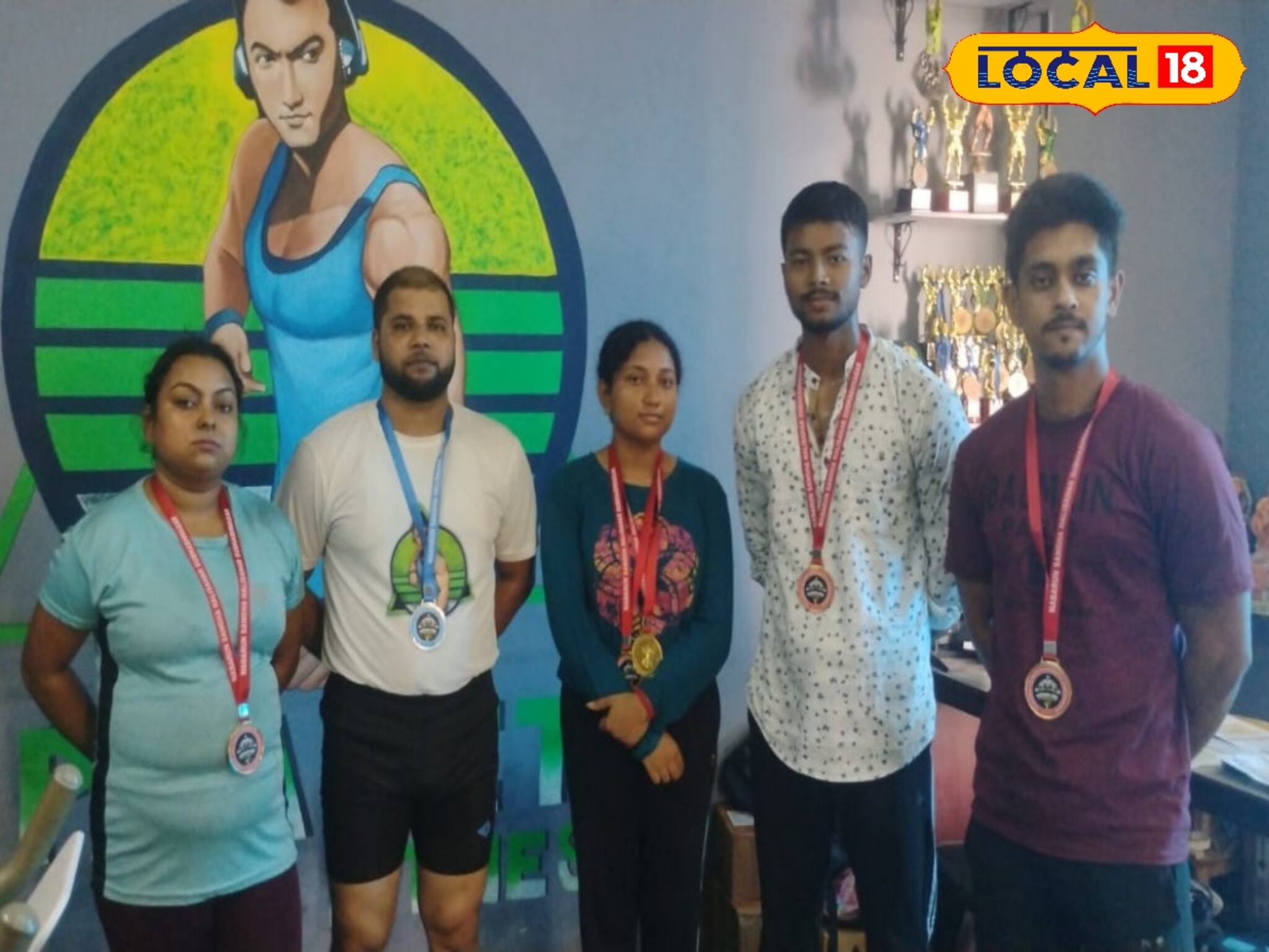 ৪ টি সোনা, ১ টি রুপো, ১ টি ব্রোঞ্জ! রাজ্যস্তরের ভার উত্তোলন প্রতিযোগিতায় চমকে দিল বালুরঘাট