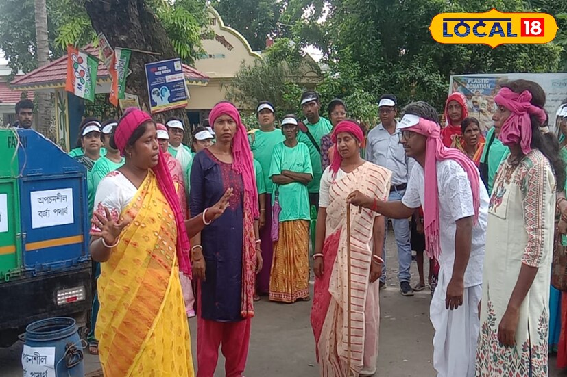 হিঙ্গলগঞ্জ ব্লক প্রশাসনের পক্ষ থেকেও প্লাস্টিক বর্জনের বার্তা ছড়িয়ে দিতে আয়োজন করা হয় বিশেষ পথনাটিকার। হিঙ্গলগঞ্জ বিডিও অফিস থেকে একটি র‌্যালি বের করে হিঙ্গলগঞ্জ কালিবাড়ি মোড়ে পথনাটিকার আয়োজন করা হয়। পথনাটিকার মধ্য দিয়ে প্লাস্টিক ব্যবহারের ক্ষতি এবং বিকল্প ব্যবহারের পদ্ধতি নিয়ে সচেতনতার বার্তা দেওয়া হয়।