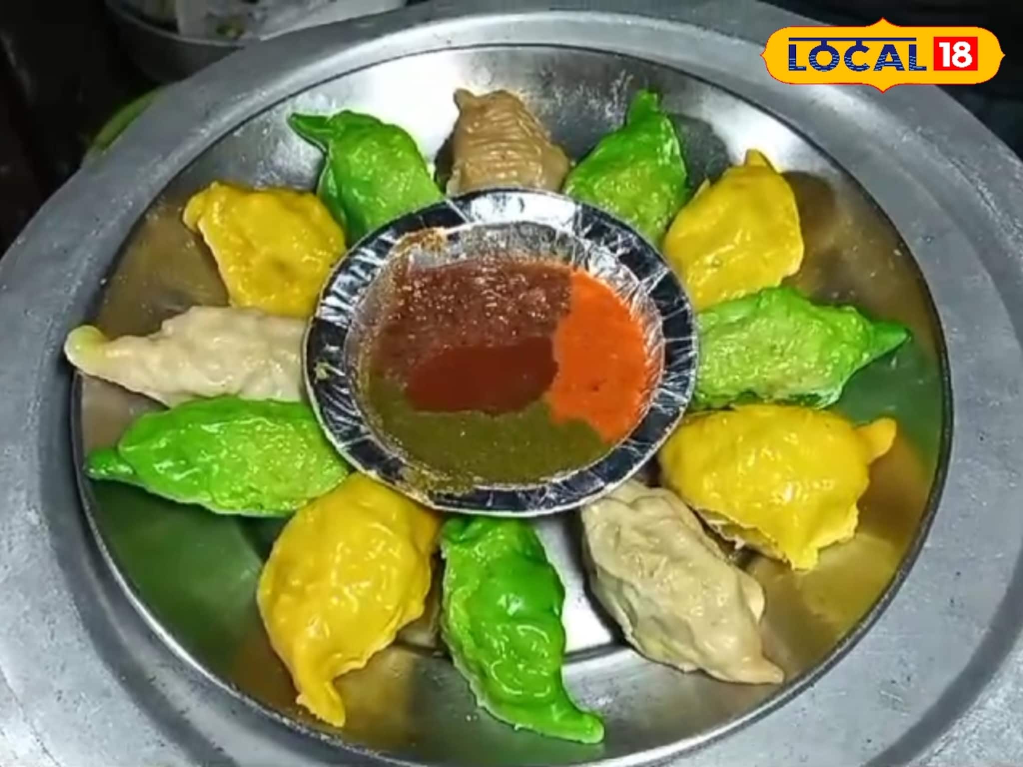 ম্যাঙ্গো চিকেন থেকে গন্ধরাজ...! মোমো খেতে লাইন, কী এমন রয়েছে নিতাই দার তৈরি মোমোতে