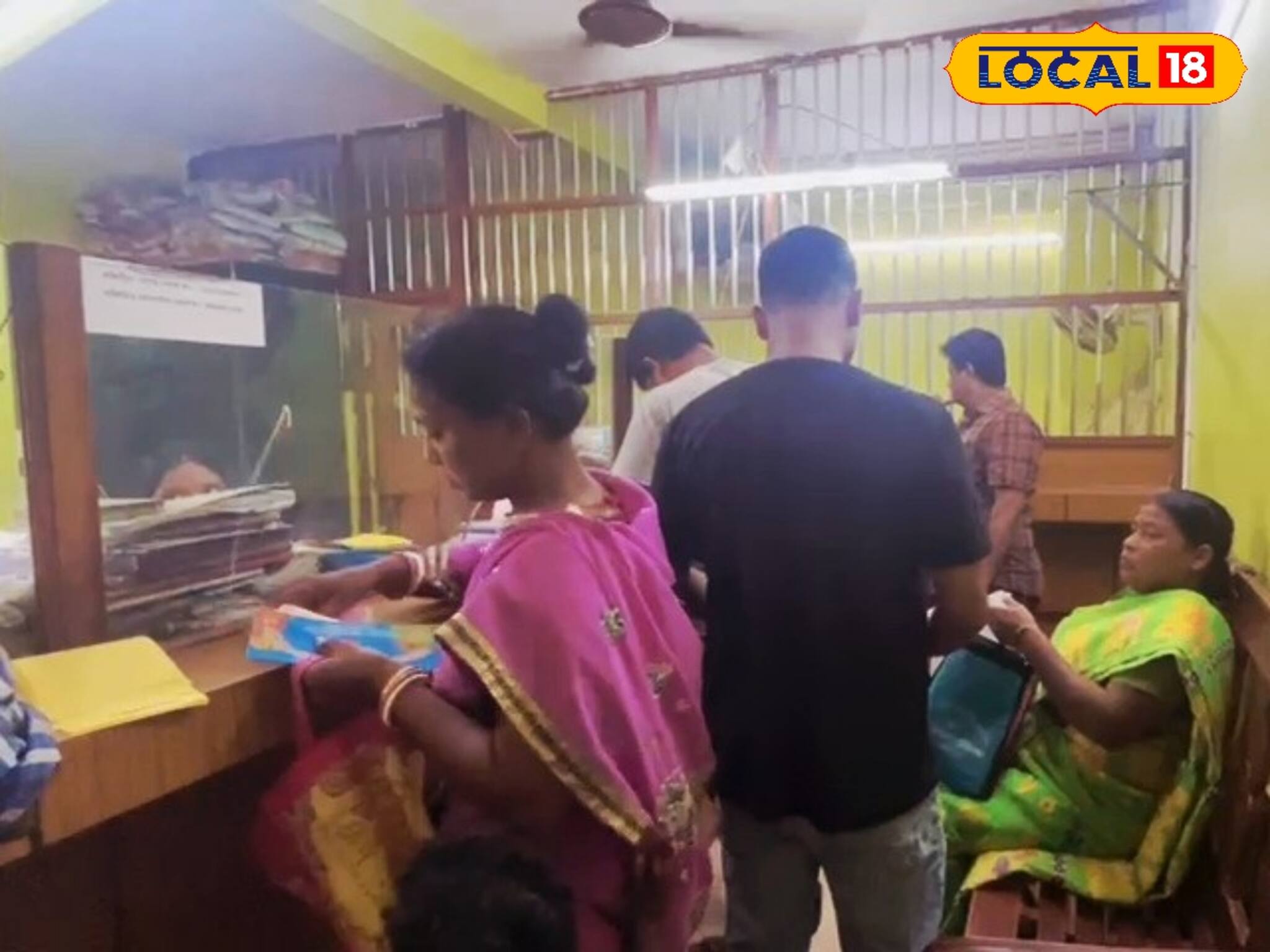 দু'সপ্তাহে তুলে নেওয়া হল কোটি কোটি কোটি টাকা! ভল্ট খালি ব্যাঙ্কের, চিন্তায় কর্তৃপক্ষ