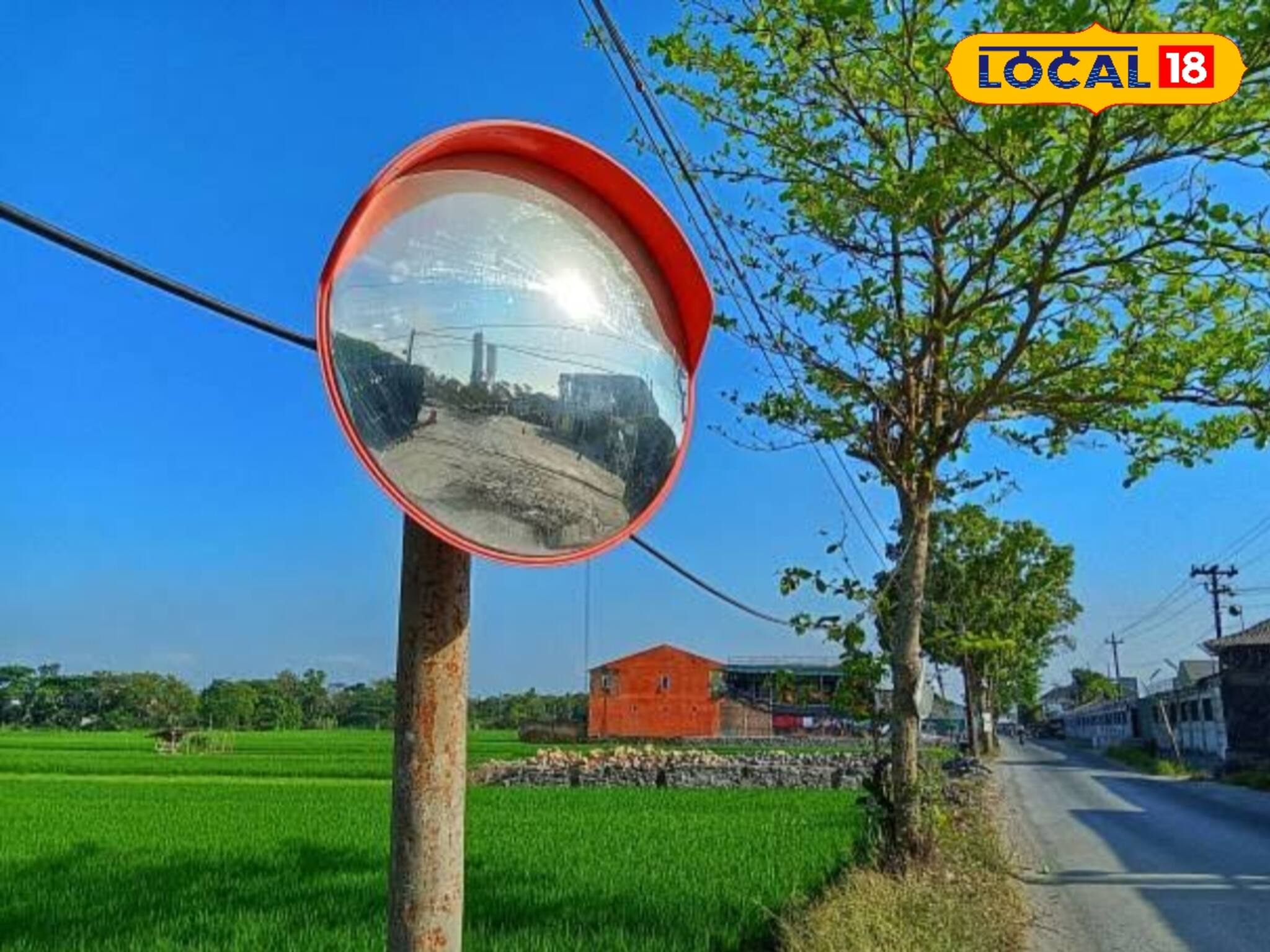 চোরেদের নিশানায় সরকারি সিগন্যাল পোস্ট থেকে কনভেক্স মিরর!  বিপাকে ট্র্যাফিক গার্ড