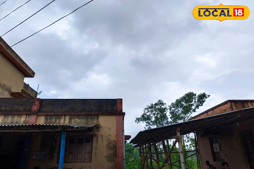 আবহাওয়া দফতরের তথ্য অনুযায়ী, মালদহ জেলায় বিগত ২৪ ঘন্টায় মঙ্গলবার পর্যন্ত ০০৩.০ মিলিমিটার বৃষ্টিপাত হয়েছে। মঙ্গলবার দিন সূর্যের আলো দেখা দিলেও‌ মেঘে ঢাকা ছিল আকাশ।