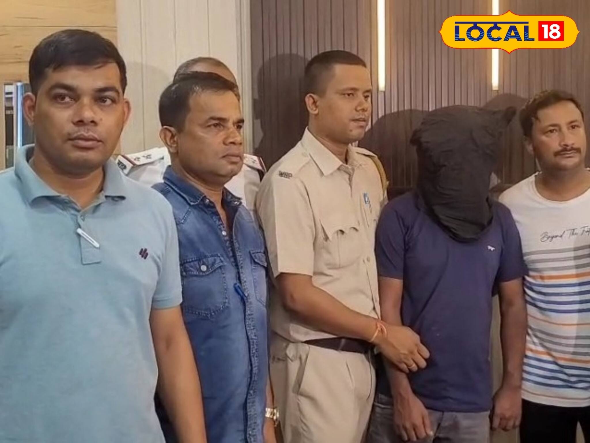 অদ্ভুত চুক্তি! শিলিগুড়িতে অভিনব প্রতারণা চক্রের জাল ভেঙে বেরিয়ে এল ১২টি চোরাই গাড়ি!