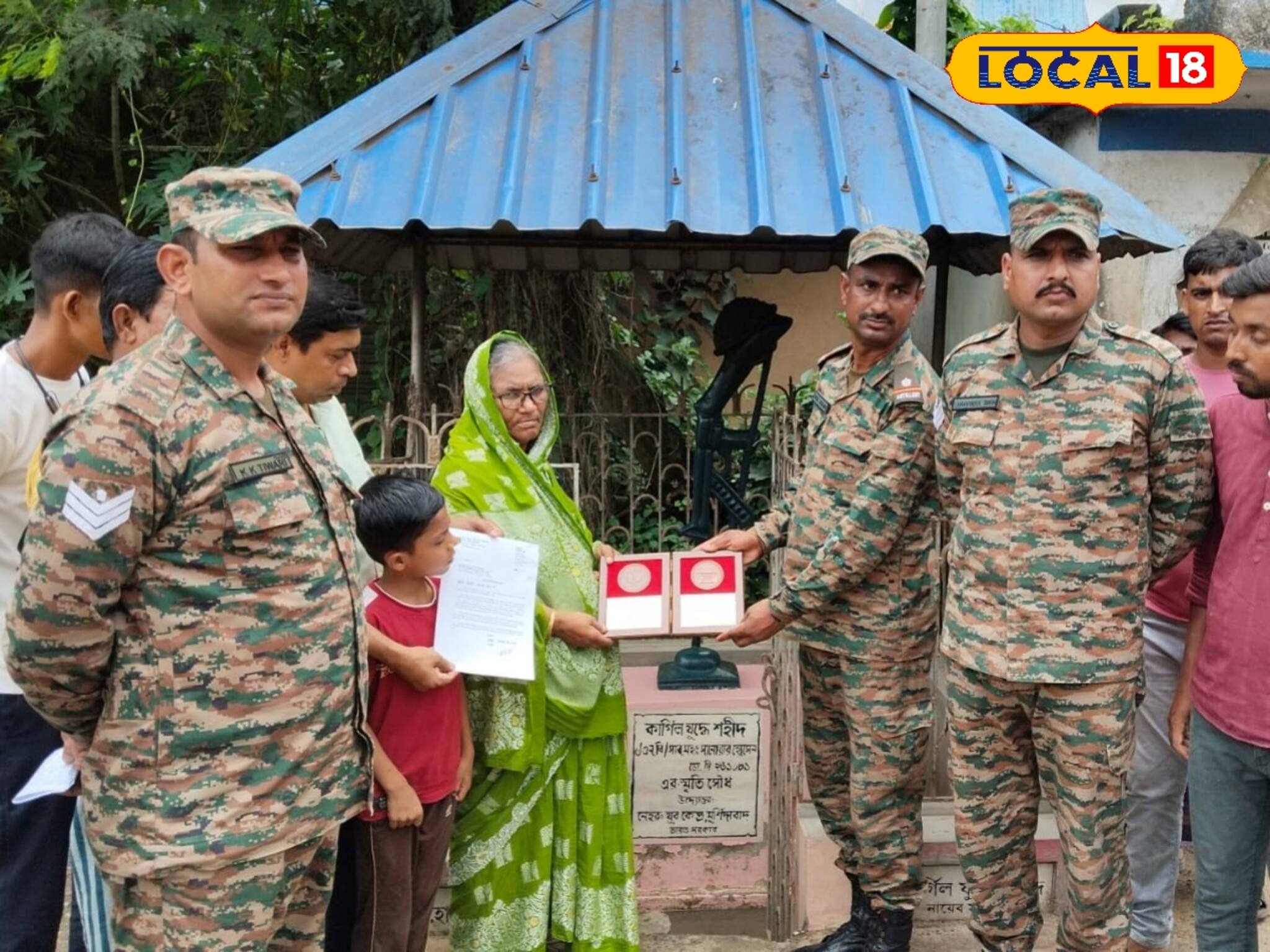 কার্গিল যুদ্ধে শহিদ হয়েছিলেন, মুর্শিদাবাদে সানোয়ার হোসেনের বাড়িতে এল স্মারক 