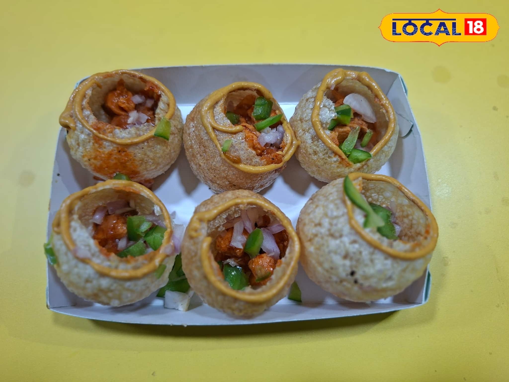 কানাডায় বাঙালি ফুচকা!মুচমুচে ফুচকার পেটে ঝাল ঝাল মাংসের টুকরো!মুখে দিলেই যেন 'ফাটবে বোমা'