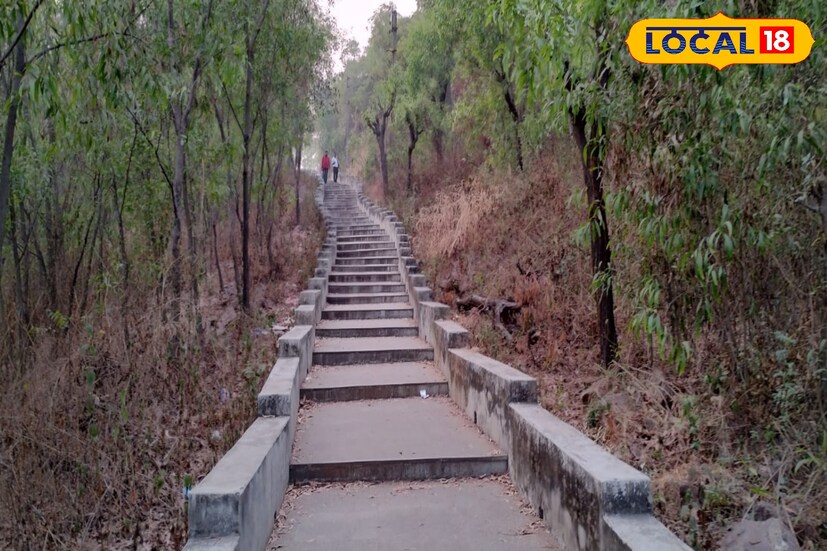 জানেন বাঁকুড়ার কোথায় রয়েছে এমন সিঁড়ি? জানলে অবাক হবেন। এমন সুন্দর সিঁড়ি দেখে মনে হবে যেন ব্যবহার করা হয়েছিল 