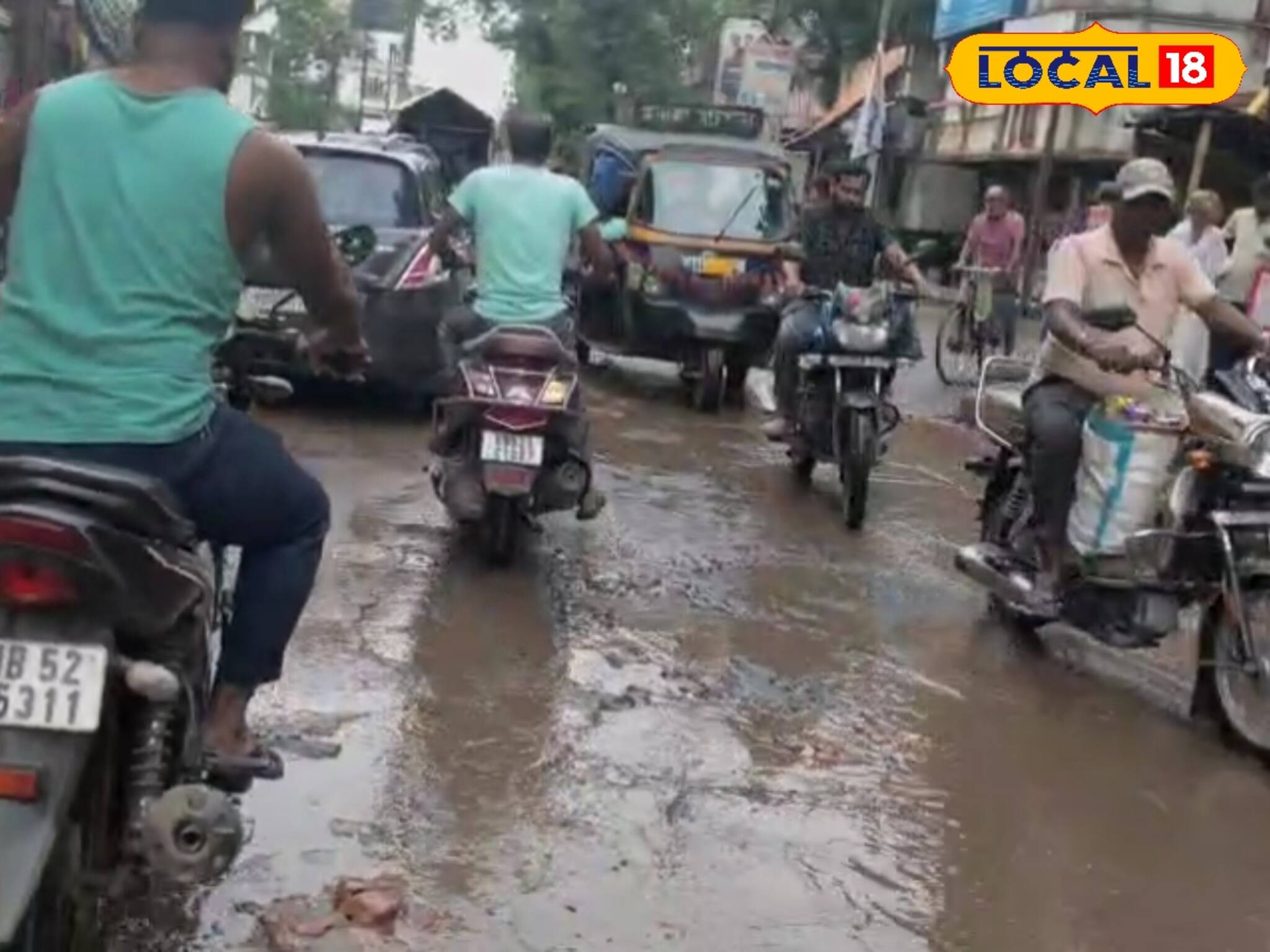 দীর্ঘদিনের জলযন্ত্রণা! এবার বিধায়কের তৎপরতাতেই তৈরি হবে নতুন রাস্তা