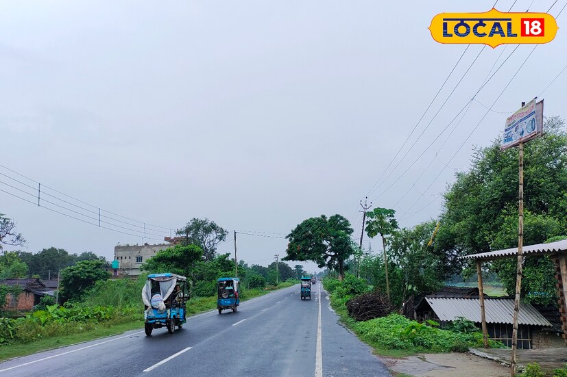 আবহাওয়া দফতরের পূর্বাভাস অনুযায়ী, বৃহস্পতিবার উত্তরবঙ্গের দার্জিলিং, কালিম্পং, জলপাইগুড়ি, আলিপুরদুয়ার, কোচবিহার এবং উত্তর দিনাজপুর জেলার এক বা দুটি জায়গায় ভারী বৃষ্টিপাত (০৭-১১ সেমি) হওয়ার সম্ভাবনা রয়েছে।