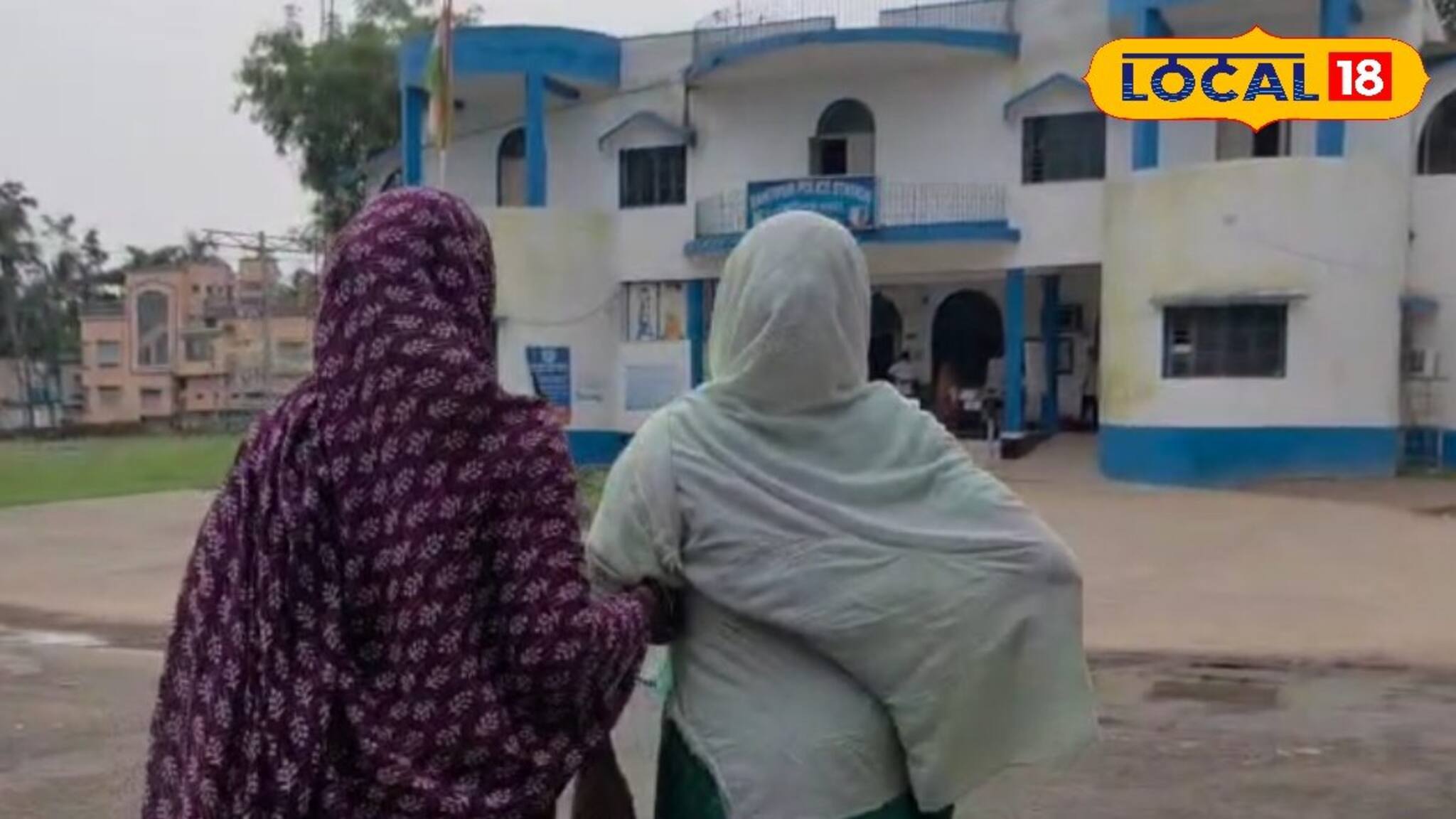 নাতবউকে নিয়ে একা থাকেন বৃদ্ধা, হঠাৎ বাড়ির বাথরুমে তাক করা সিসি ক্যামেরা! তারপরেই যা ঘটল..