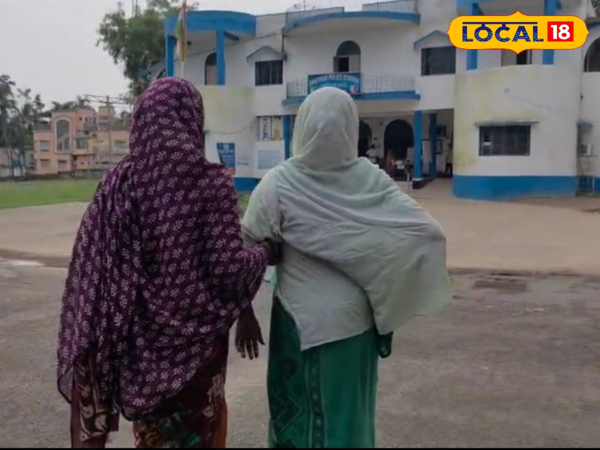 নাতবউকে নিয়ে একা থাকেন বৃদ্ধা, হঠাৎ বাড়ির বাথরুমে তাক করা সিসি ক্যামেরা! তারপরেই যা ঘটল..