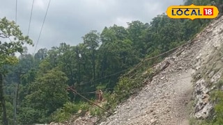 ধসে থমকে গেল পাহাড়ের পথ ধসে থমকে গেল পাহাড়ের পথ