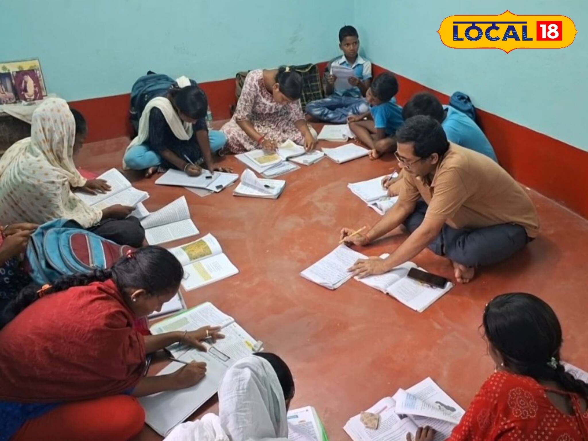 মোটা টাকা বেতন! নামী কোম্পানির চাকরি ছেড়ে যা করছেন বাংলার এই শিক্ষক,শুনলে গায়ে কাঁটা দেবে