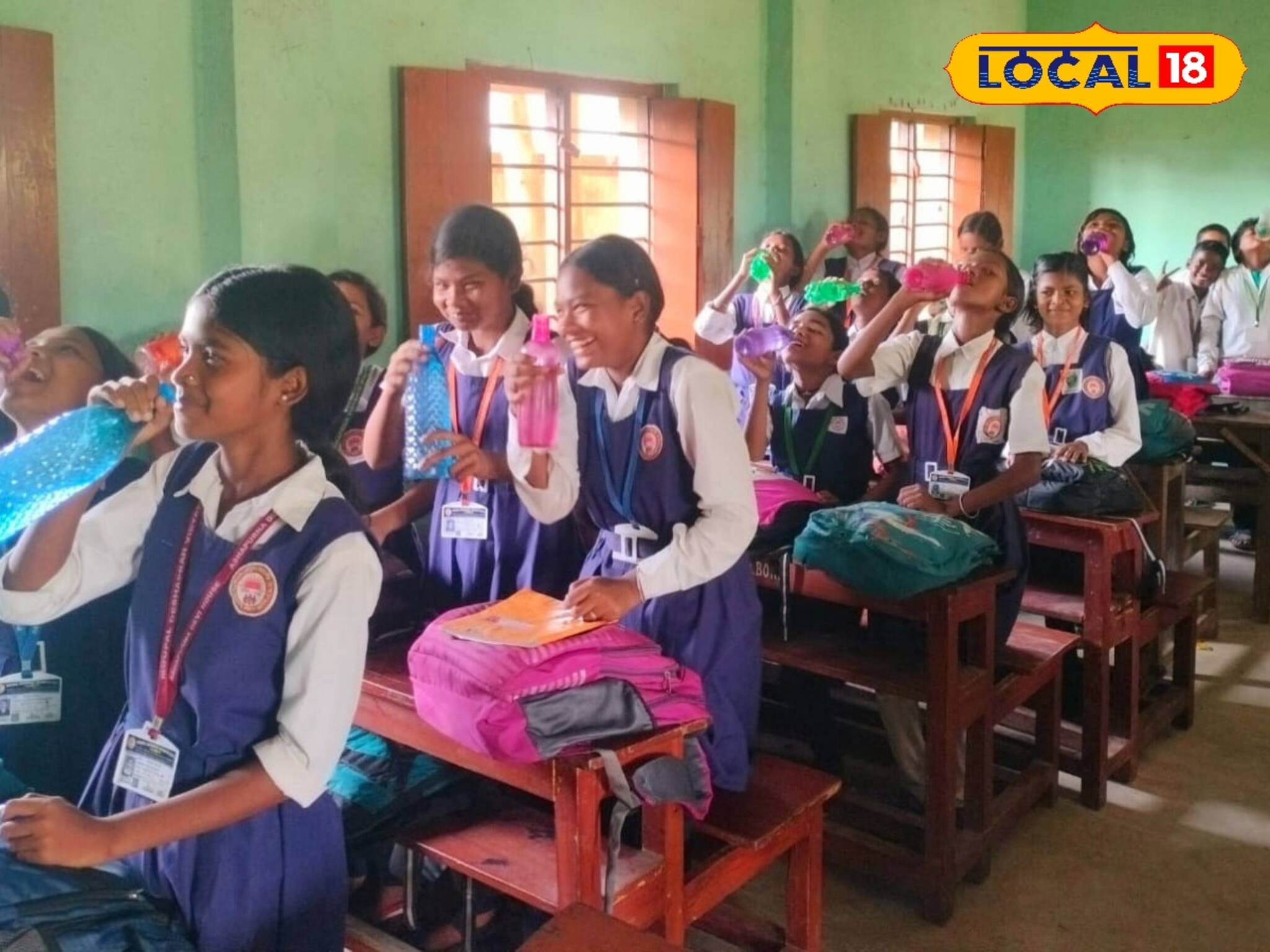 School News: স্কুলে আর থাকছে না লাস্ট বেঞ্চ! কেরলের ধাঁচে ‘নো ওয়ান ব্যাকবেঞ্চার্স’ বীরভূমে