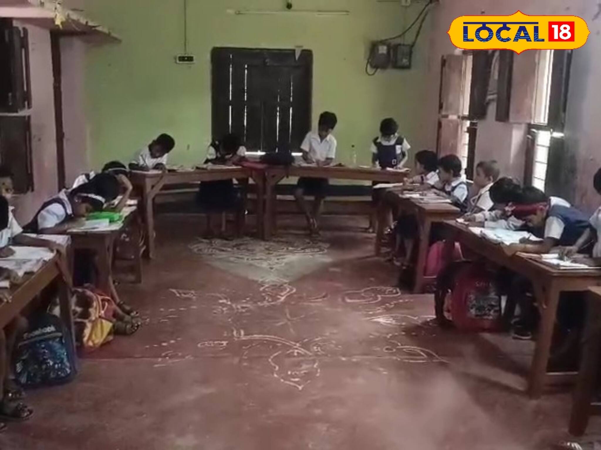‘ব্যাকবেঞ্চার’ আর নয়! পূর্ব মেদিনীপুরের পেটুয়া প্রাথমিক বিদ্যালয়ে কোন মডেলে পড়াশোনা হয় জানেন?