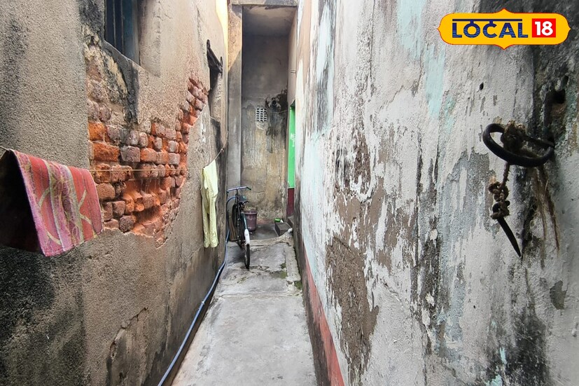 রামকিঙ্করের জন্মভিটে পড়ে রয়েছে নিভৃতে। আজও সেই বাড়িতে রয়েছে প্রাণের সঞ্চার। রামকিঙ্কর বেইজ এর সৃষ্টি করা যে শিল্প গুলি রয়েছে সেগুলি বাড়িতে গেলে দেখা যাবে চাক্ষুষ। বেশিরভাগই রয়েছে শান্তিনিকেতনে।