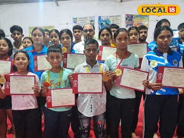 Gymnastics: খেলাধূলায় ইতিহাস পূর্বস্থলীর, জাতীয় স্তরে পাড়ি দিচ্ছেন ২১ জন জিমন্যাস্ট Gymnastics: খেলাধূলায় ইতিহাস পূর্বস্থলীর, জাতীয় স্তরে পাড়ি দিচ্ছেন ২১ জন জিমন্যাস্ট
