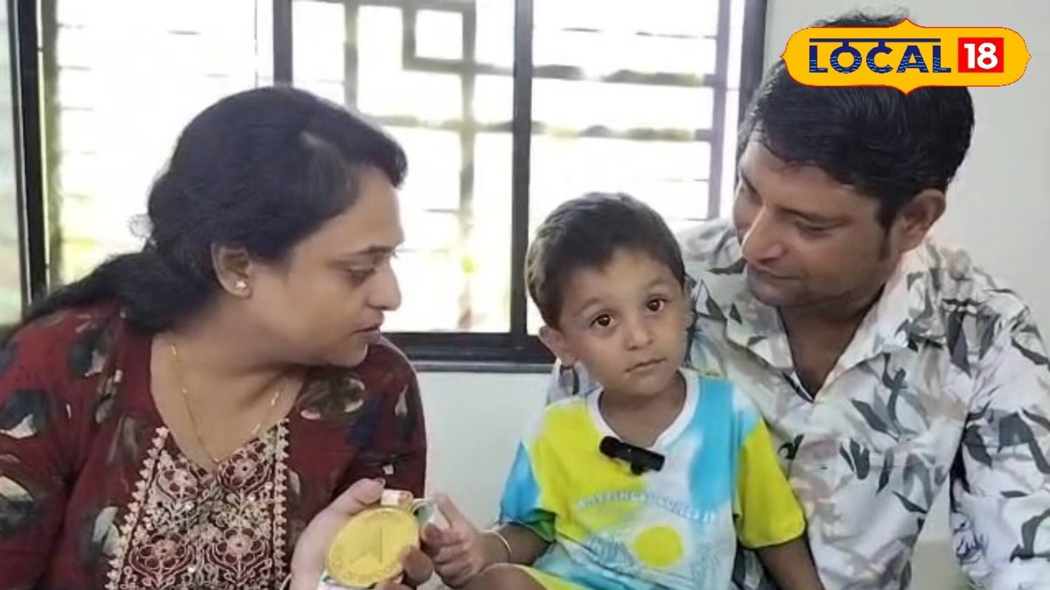 Howrah News: মাত্র দু'বছর বয়সেই বাজিমাত, একরত্তি গড়গড়িয়ে বলছে বাংলা, ইংরেজি ছড়া