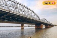 নদীর তীরে একাধিক মন্দিরের পাশাপাশি ঐতিহাসিক কু‍‍ঞ্জ! গঙ্গার হাওয়ায় শামিল হন সান্ধ্য সফরে