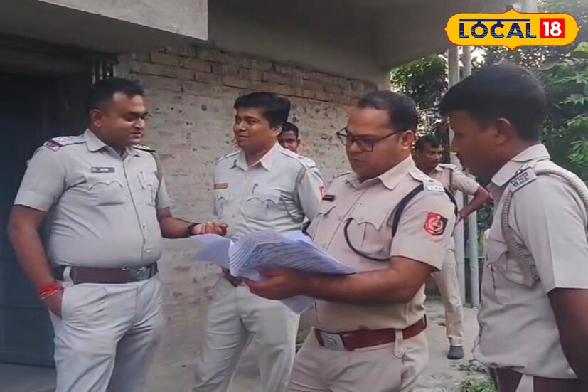 *ঘটনার সূত্রপাত প্রায় তিন মাস আগে। গোপন সূত্রে খবর পেয়ে লালগোলা থানার পুলিশ গোলাম মোস্তফাকে গ্রেফতার করে এবং তার কাছ থেকে মাদকদ্রব্য হেরোইন উদ্ধার হয়।