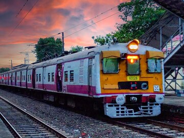 দিঘা যাওয়া এবারে আরও সহজ! স্পেশ্যাল লোকাল চালাচ্ছে রেল, লক্ষাধিক পর্যটকদের জন্য বড় পদক্ষেপ