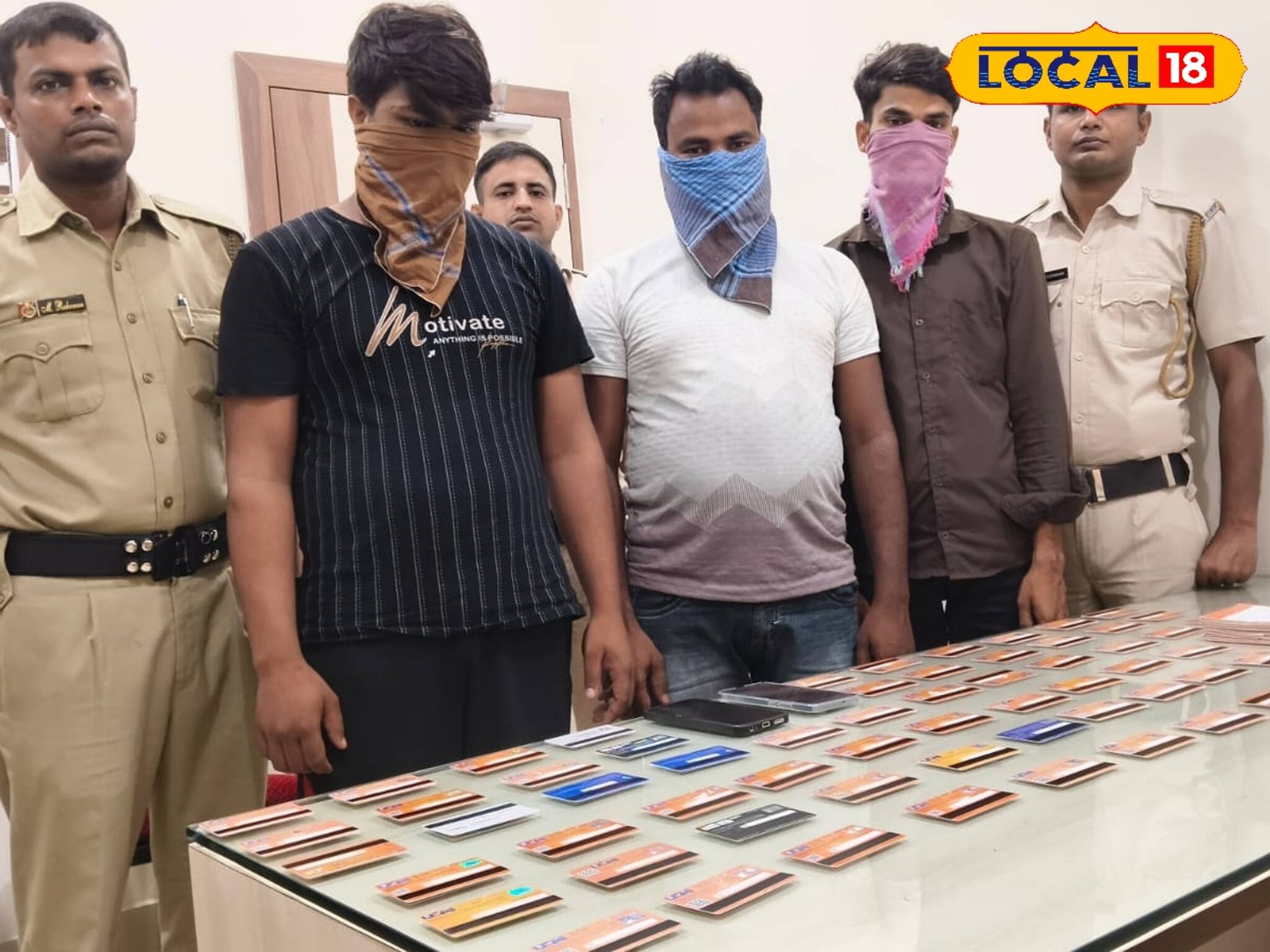 ডোমকলে বসেই সারা দেশে চালানো হত এই কাজ! এত বড় সাহস!পুলিশ যেতেই যা জানা গেল,আঁতকে উঠল সকলে