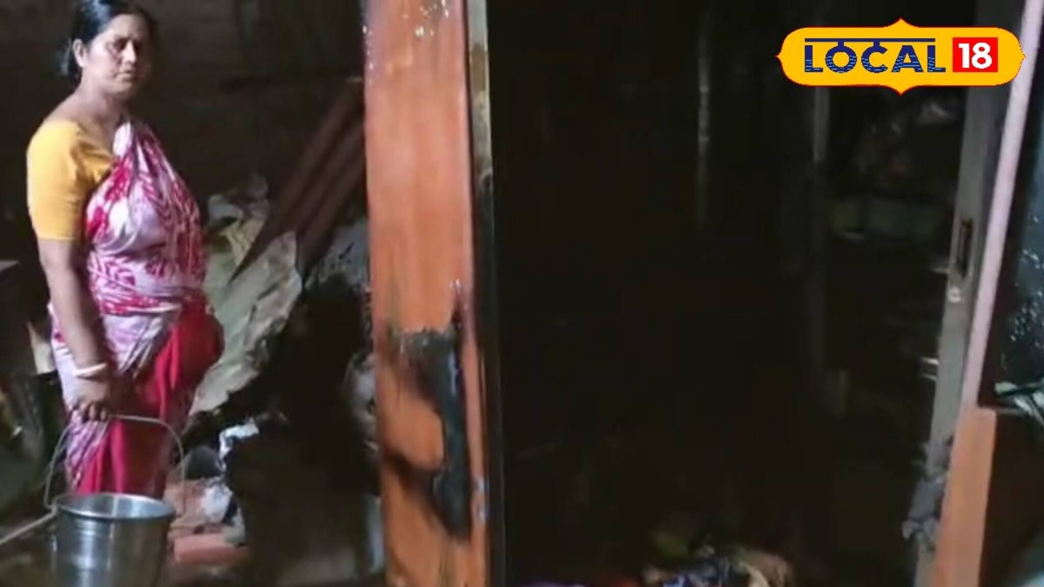 ছোট্ট মেয়েরই প্রথম নজরে আসে...হঠাত্‍ ধোঁয়া! পুড়ে ছাই গোটা বাড়ি, ভয়াবহ অগ্নিকাণ্ড