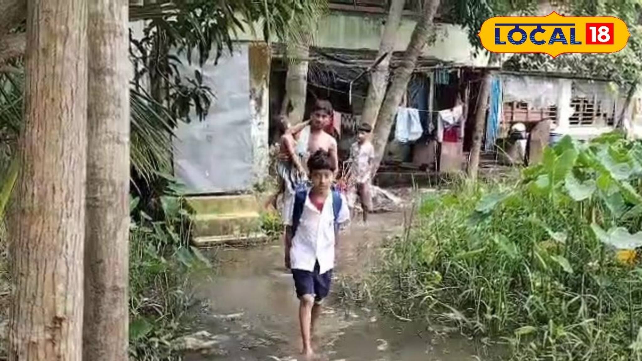 উলুবেড়িয়ার এই এলাকায় মানুষের বসতি রয়েছে কিন্তু  নেই যাতায়াতের রাস্তা