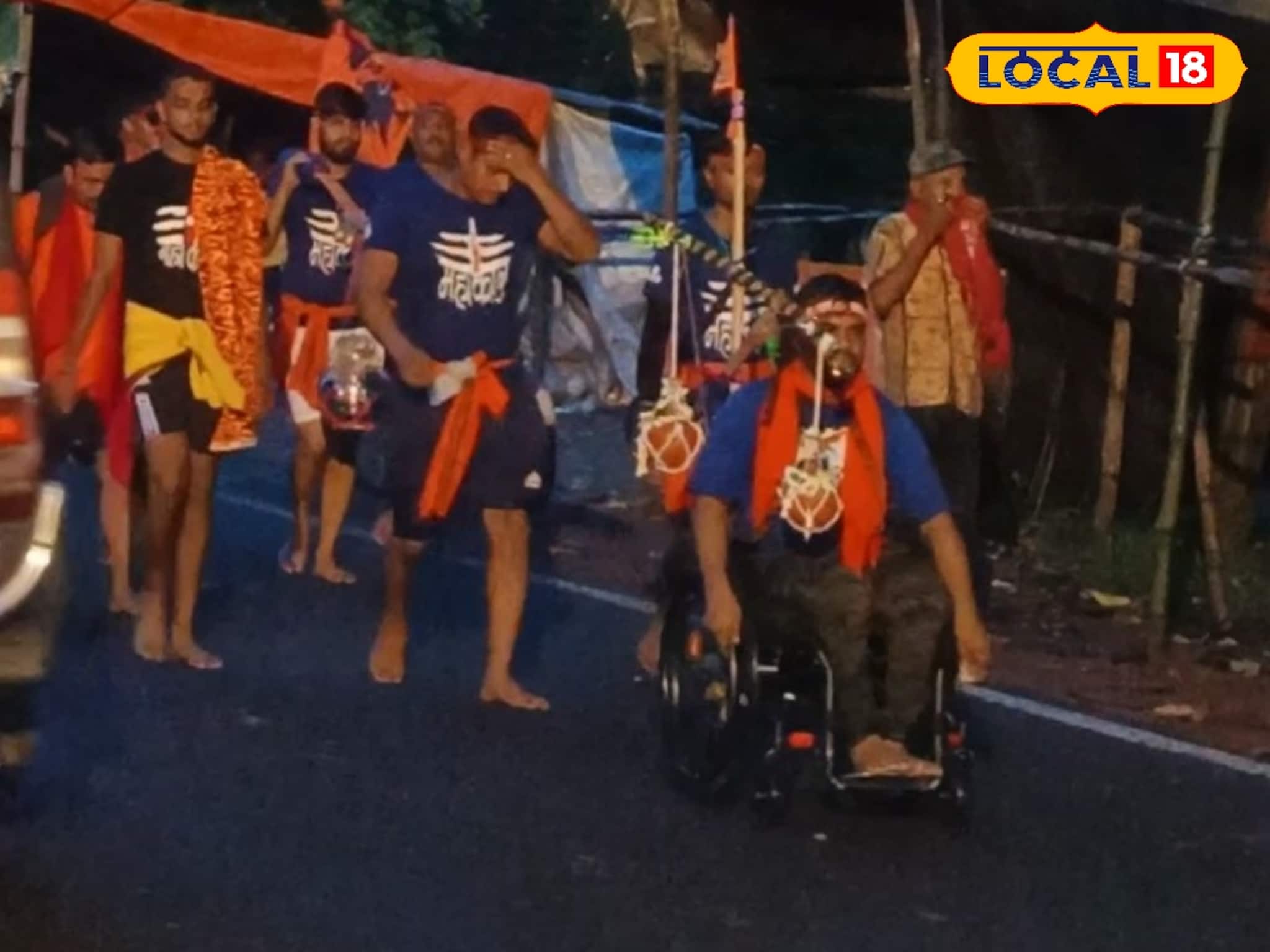 মনের জোরকে সম্বল করে হুইলচেয়ারে তারকেশ্বর যাত্রা!