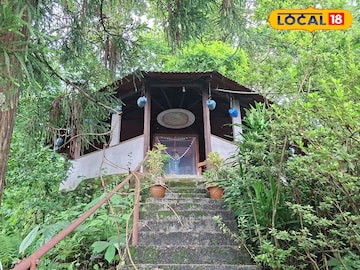 Darjeeling & Tagore: দার্জিলিঙের কাছে পাকদণ্ডীর কোলে এই বাড়িতেই লিখেছিলেন অসংখ্য গান, কবিতা, চিঠি…ঐতিহাসিক শান্তা ভবন আজ রবীন্দ্রস্মৃতি শূন্য