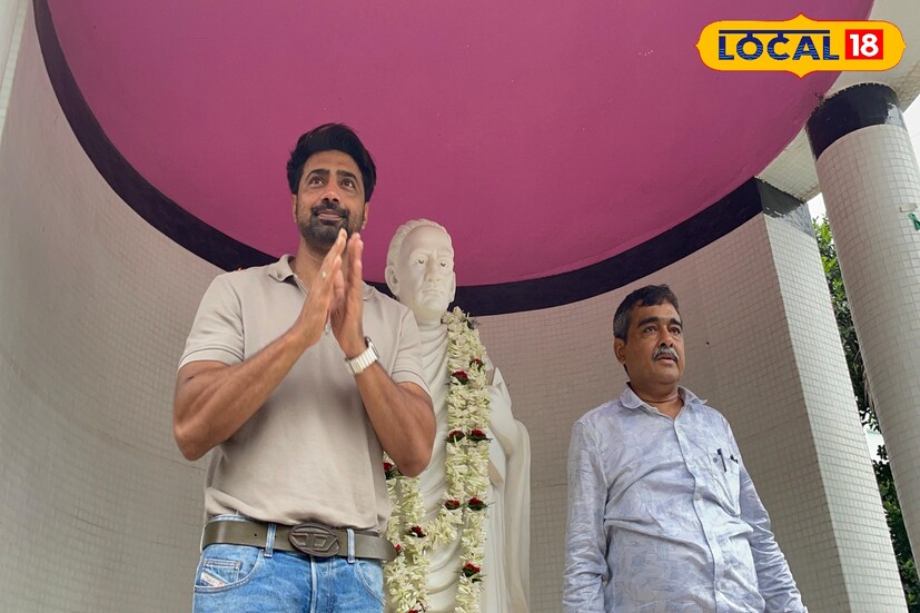 ঘাটালে প্রশাসনিক বৈঠকে এসে ঘাটাল কলেজে উপস্থিত হলেন সাংসদ দীপক অধিকারী ওরফে দেব।