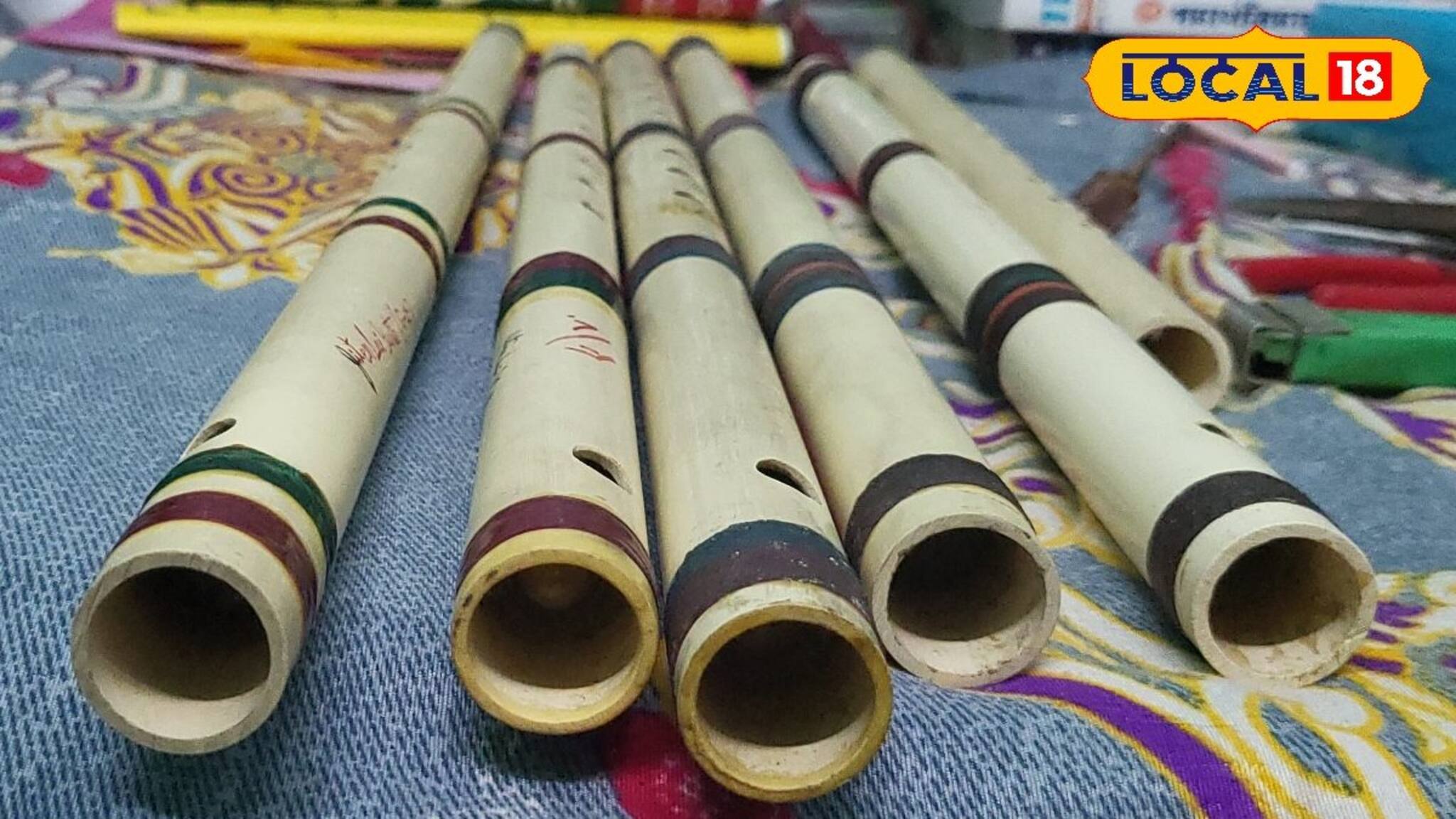 বাঁশ নয়, প্লাস্টিকের পাইপ দিয়ে বাঁশি তৈরি করে তাক লাগালেন আসানসোলের জিতেন