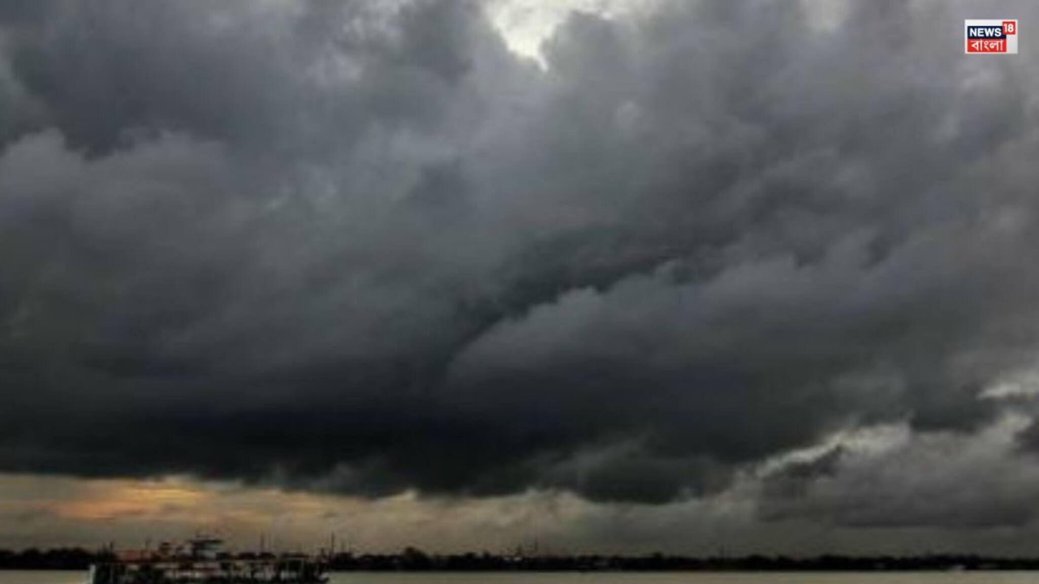 ২৪ ঘণ্টায় বদলাবে আবহাওয়া, ভারী থেকে অতি ভারী বৃষ্টির সর্তকতা বাংলার ৬ জেলায়! ওয়েদার আপডেট