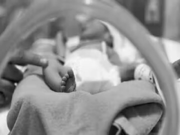 IVF-এর মাধ্যমে সন্তান চাইছেন? প্রক্রিয়া শুরুর আগে হবু মা-বাবা জানুন 'এই' বিষয়গুলি