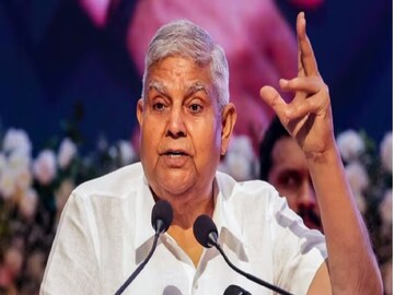 রাজ্যপাল থাকার সময় মমতার সঙ্গে বিবাদ, উপরাষ্ট্রপতি পদ থেকে ইস্তফা আসলে ঘুরিয়ে শাস্তি