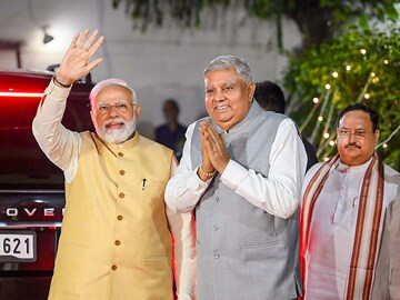 IAS চাকরি প্রত্যাখ্যান করে প্রতিদিন ৫ কিমি হেঁটে স্কুলে যাওয়া, ধনখড়ের কেরিয়ার জেনে নিন
